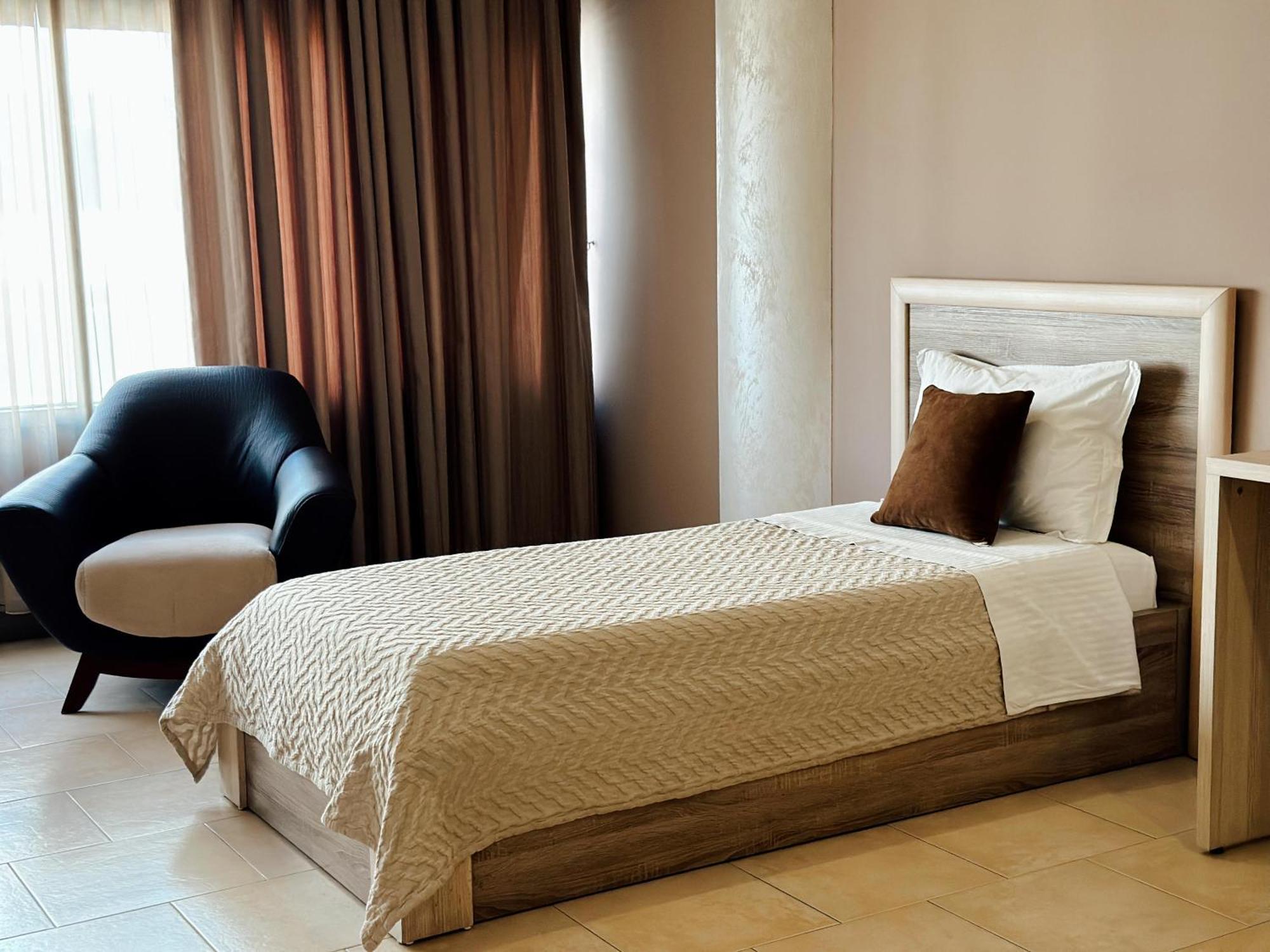 Hotel Terminal Tirana Bregu i Lumit Екстер'єр фото