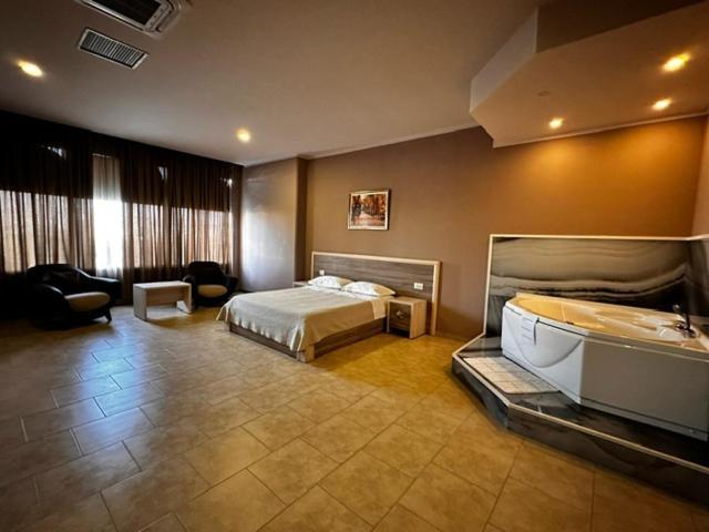 Hotel Terminal Tirana Bregu i Lumit Екстер'єр фото